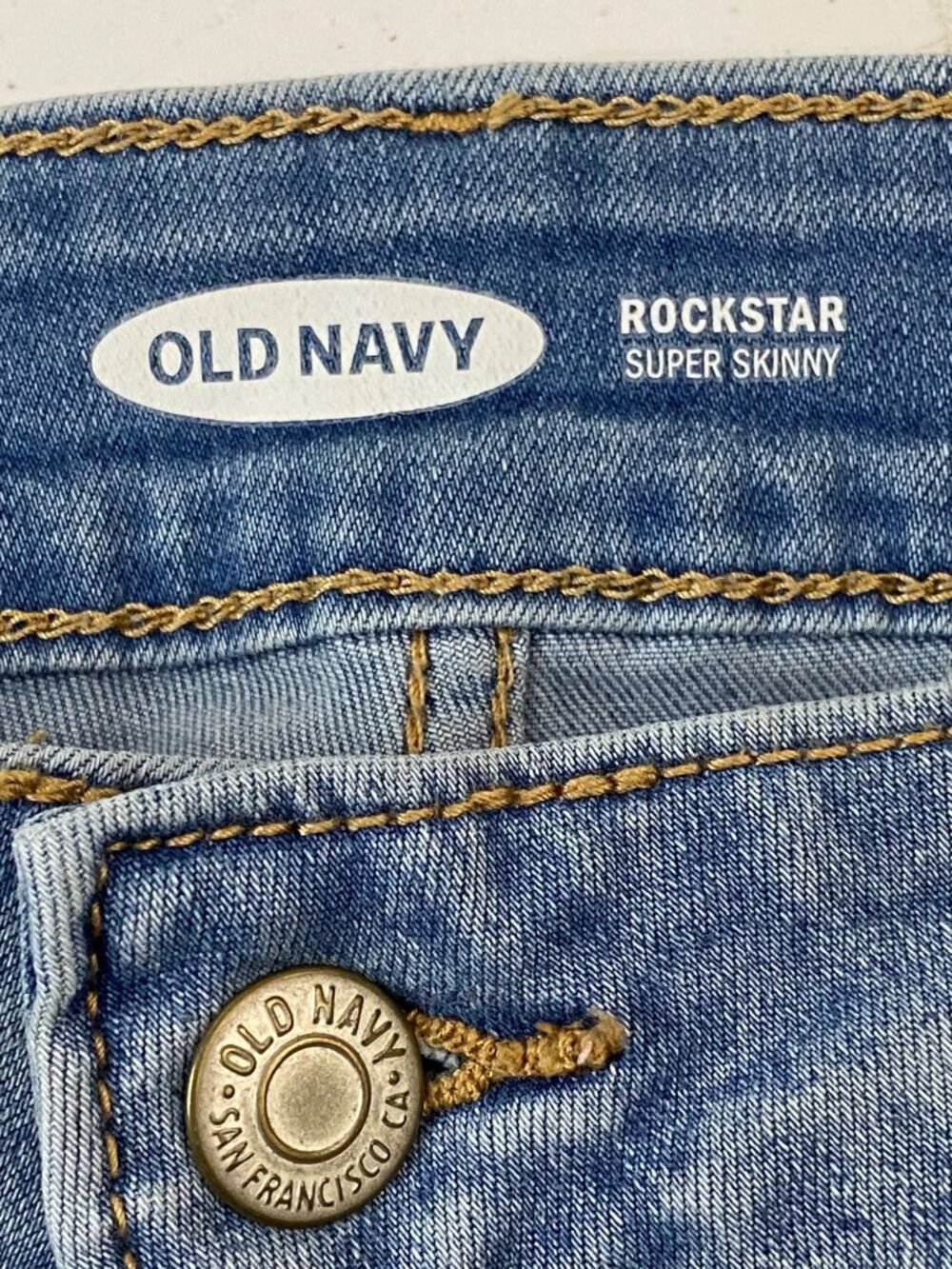 Old Navy Rockstar Super Skinny Light Blue Denim Jeans Women’s Size 12 Regular - Picture 6 of 7